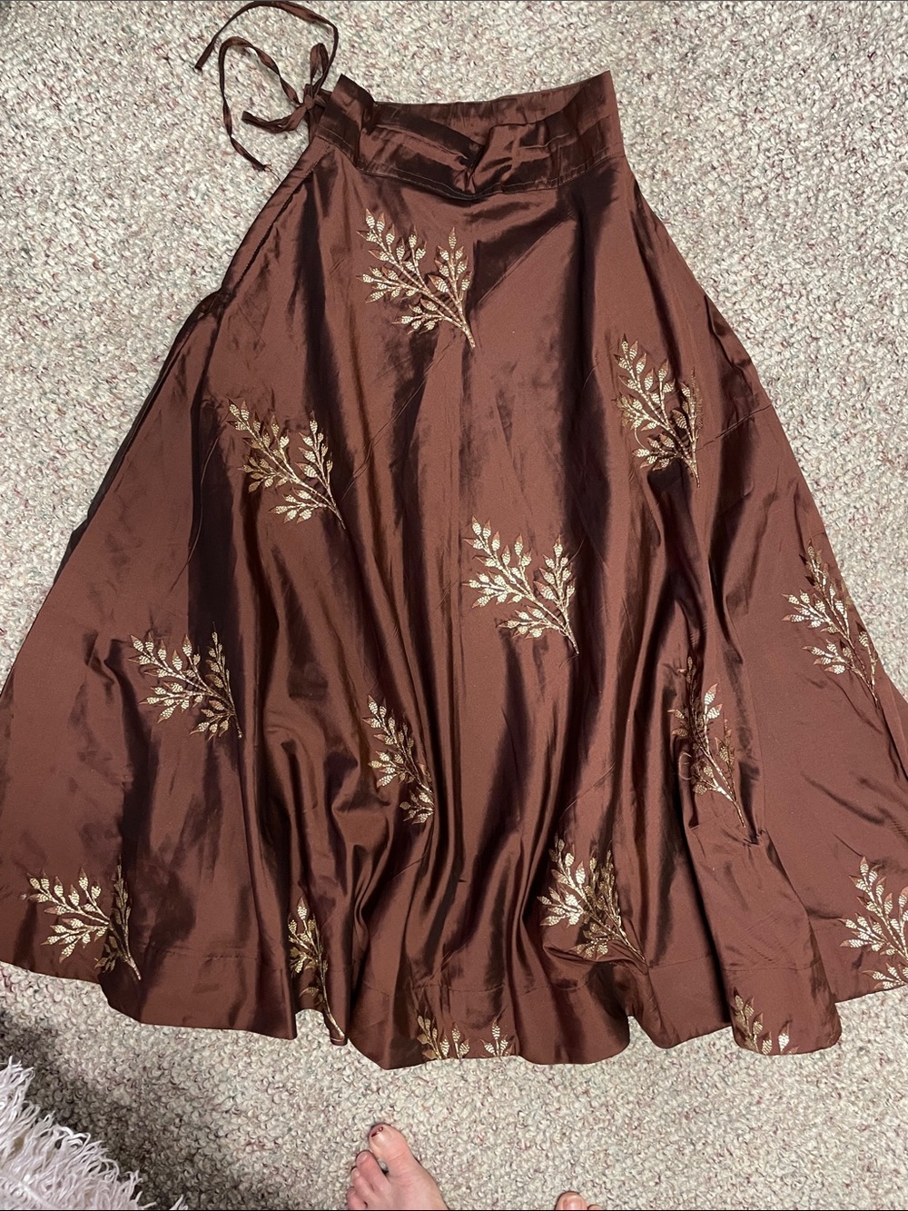 Vintage embroidered gold floral taffeta ultra ultra full circle skirt